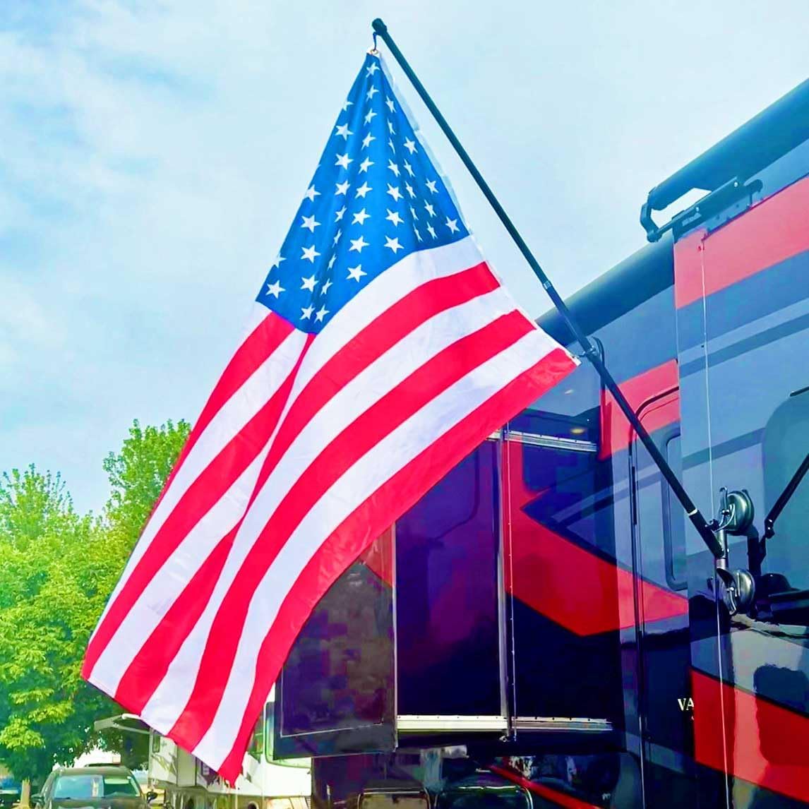 The Traveler RV Suction Cup Flag Pole Kit. Includes Double Suction Cup Mount, 5ft Retractable Pole, Flag 3'x5'