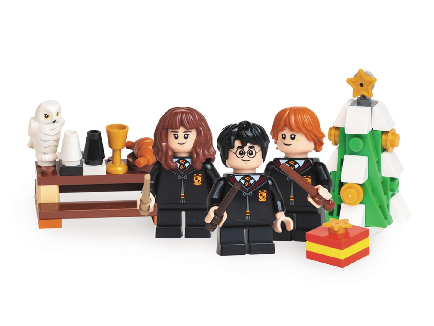LEGO® Harry Potter™ Magical Year at Hogwarts: Christmas Activity Book