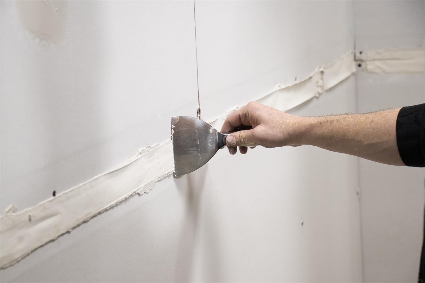 Drywall Finishing Tool Kit, 4 Putty Knives, Multi Tool, DTKJNT2