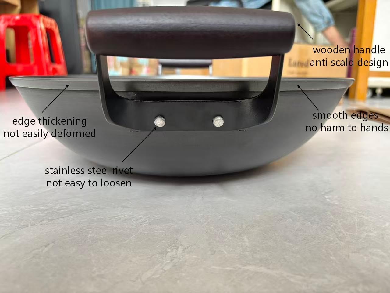 Chinese woks with a lid and a Spatula stir-fry deep fryer Cast Iron 15.2in flat bottom Uncoated for Open Fire not easy to rust not easy to stick and durable for about 3-7 people