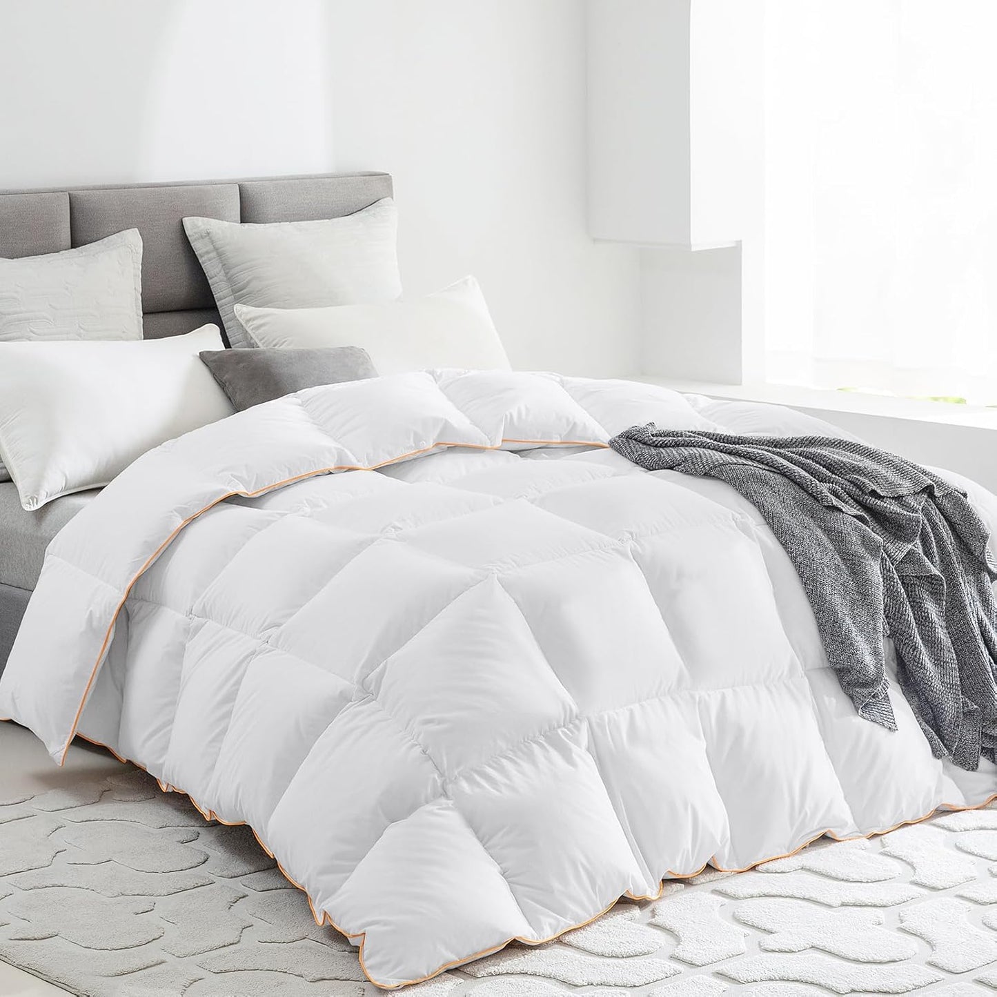 Luxurious Goose Feather Down Comforter Queen Size, Ultra-Soft Organic Cotton 750 Fill-Power All Season Down Duvet, 65oz Fluffy Lightweight Hotel