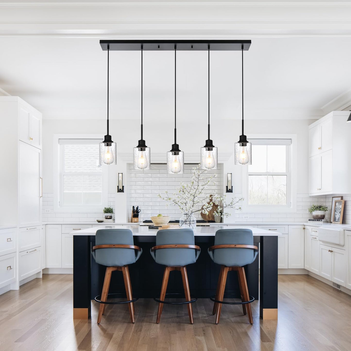 Black Chandelier 5 Light Dining Room Lighting Fixtures Hanging Linear Pendant Lights Industrial Modern Chandelier with Seeded Glass for Kitchen