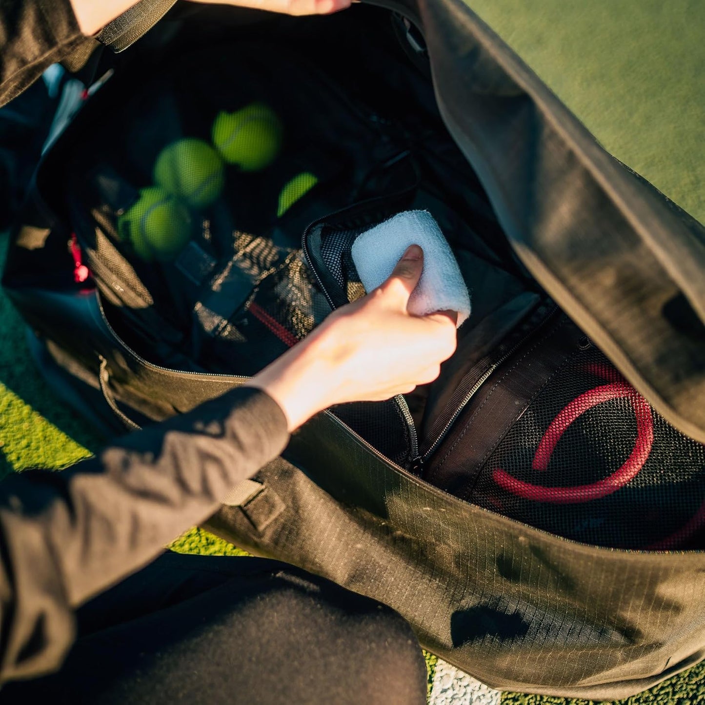 Racquet Bag Pro | Modular Water-Proof 6-Racket Tennis Bag | Lightweight, Water-Resistant Design